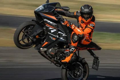 2025 KTM RC 200