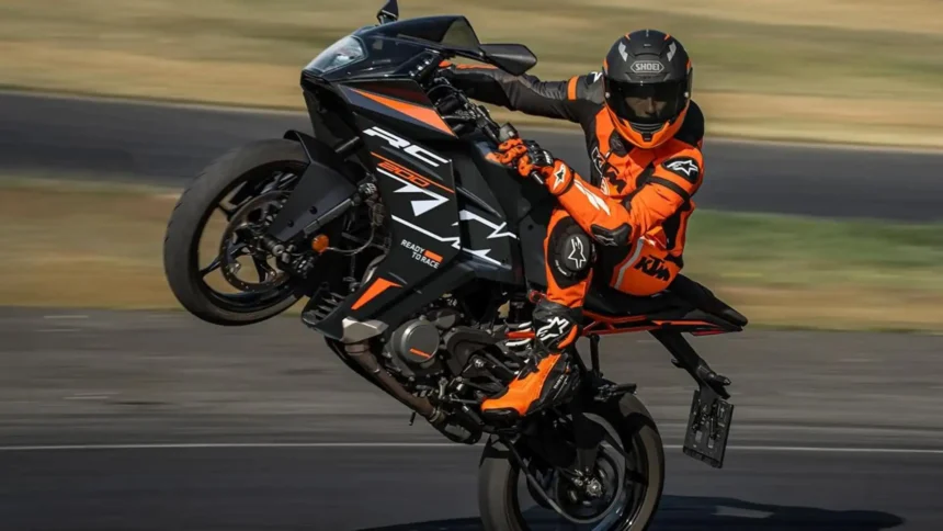 2025 KTM RC 200